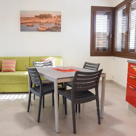 Charming In Villaggio Resta, 36 Sqm With Sea View Appartamento